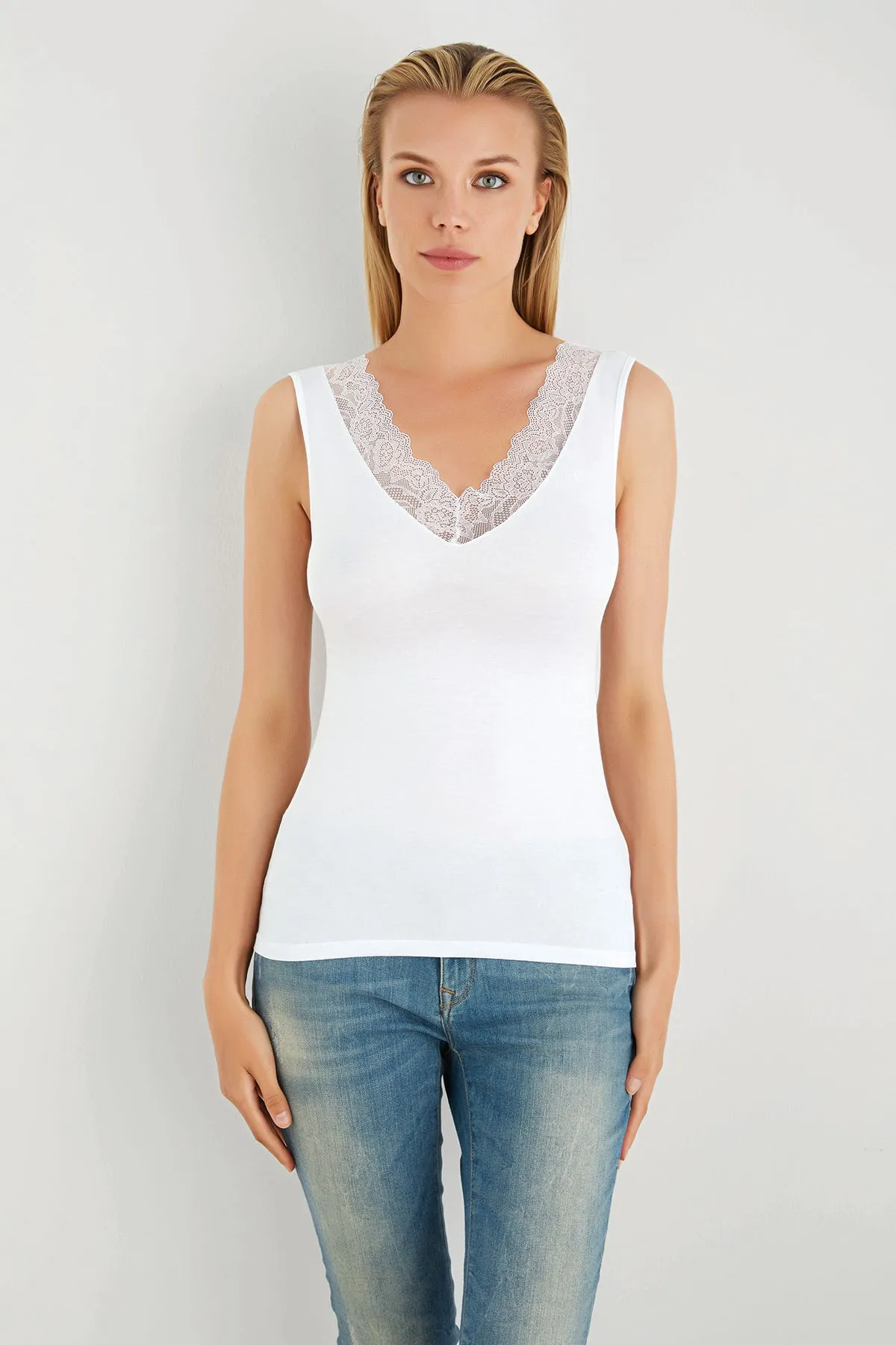 0011437_kadin-dantelli-v-yaka-sifir-kol-tisort.png Women's Lace-Trimmed V-Neck Sleeveless T-Shirt - Image 1